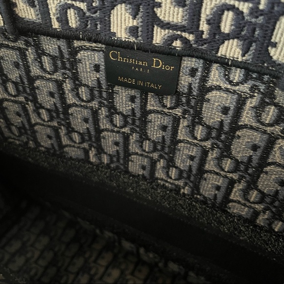 Door Large Oblique Book Tote - Picture 4 of 13